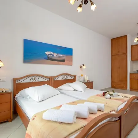 Dolphin Айя-Анна