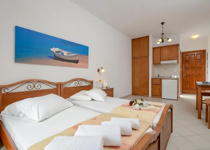 Dolphin Айя-Анна