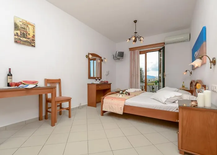 Dolphin Αγία Άννα